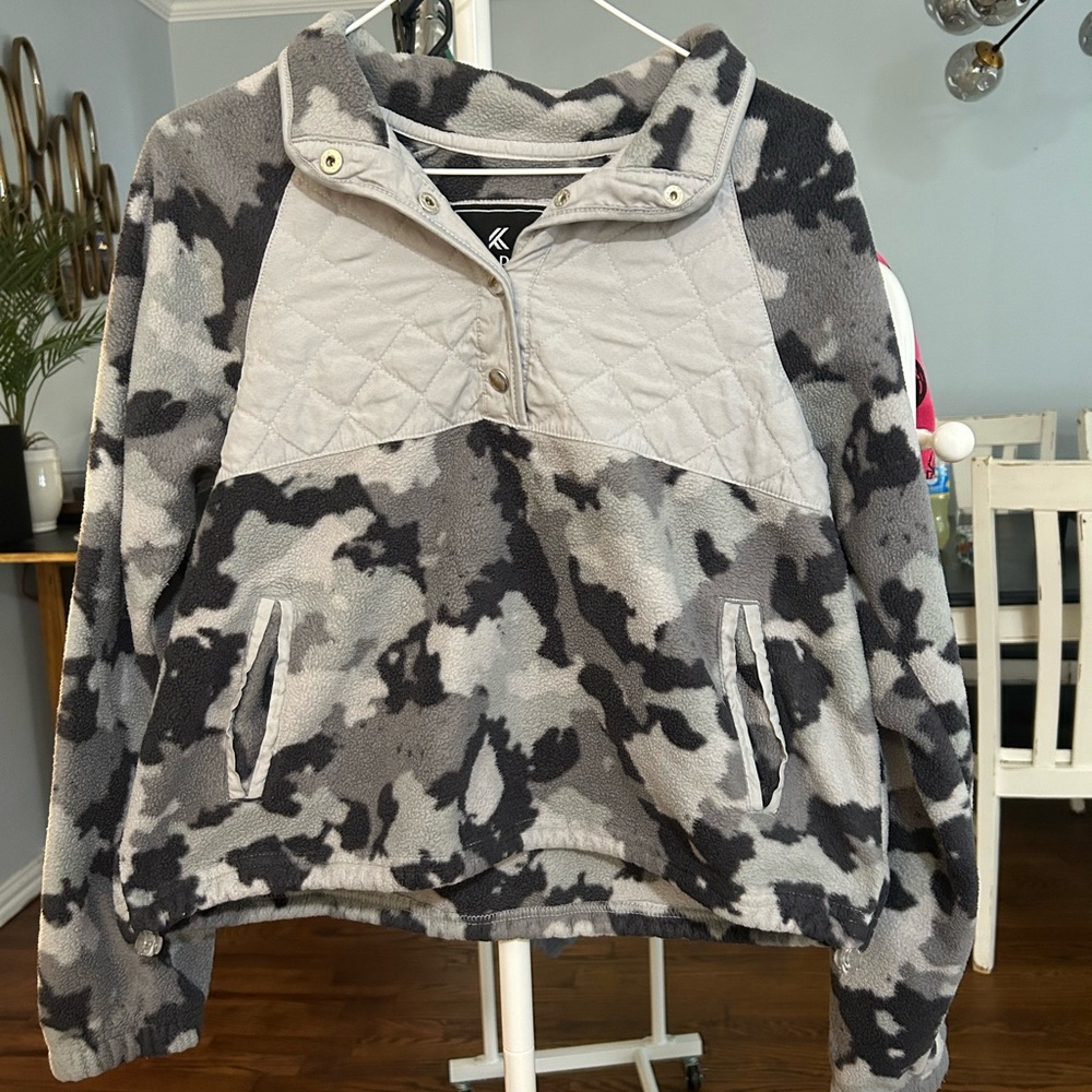 Kyodan Outdoor Gray and Black Fleece Jacket